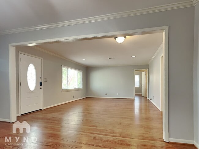 Foto del edificio - 7519 Schiller St