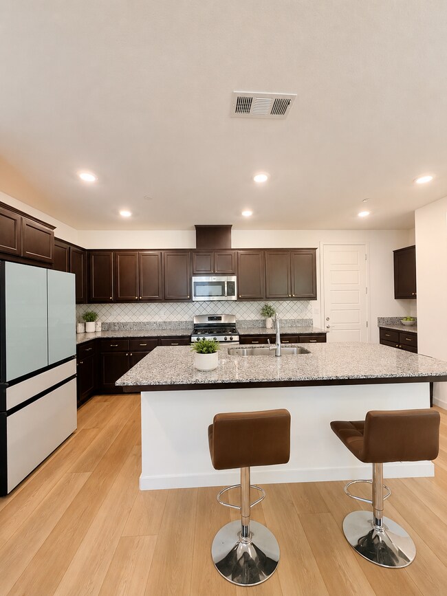 Foto del edificio - 5401 Hames Valley Ln
