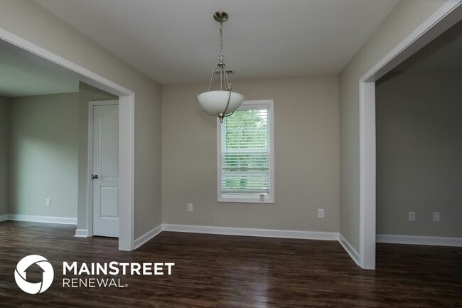 Building Photo - 492 Rogers Lake Rd E