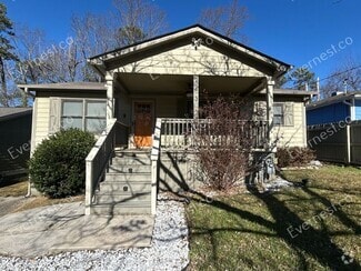 Building Photo - 243 Maple St