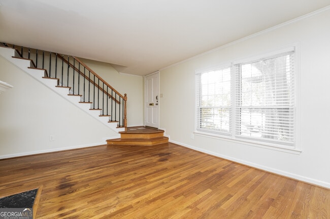 Building Photo - 35 La Rue Pl NW