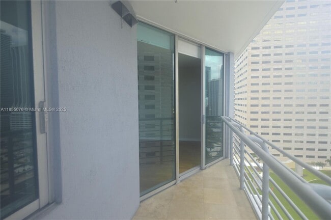Building Photo - 335 S Biscayne Blvd