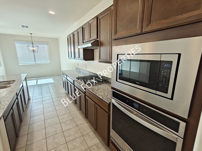 Foto del edificio - 5525 W Lazy Farm Dr