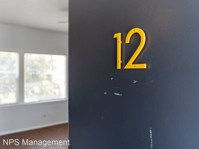 Building Photo - Studio, 1 bath Apartment - 1711 E Appleton...