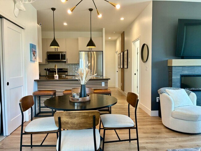 Building Photo - 401 West Meadow Mile