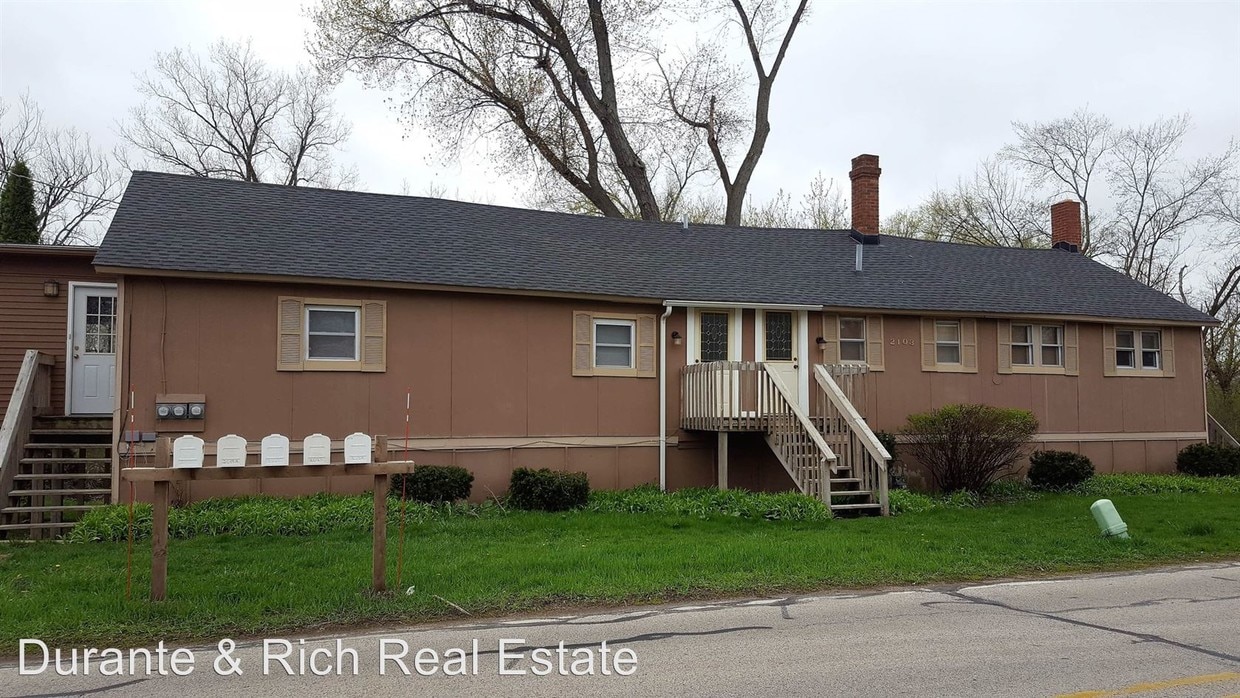 Primary Photo - 2103 Main Street Rd