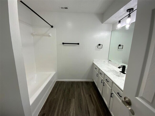 Foto del edificio - 9609 Dalewood Dr