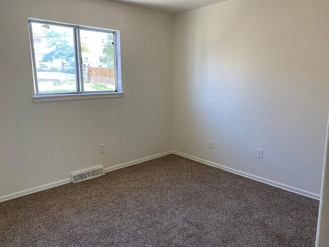 Foto del edificio - 3215 W Hawthorne Pl