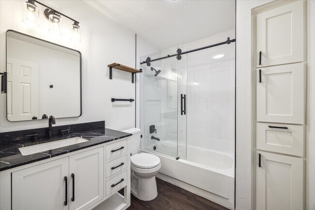 Foto del edificio - 100 W White Willow Cir