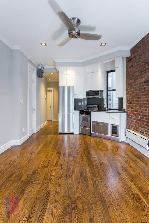 Building Photo - 248 Mott St
