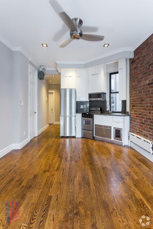 Building Photo - 248 Mott St