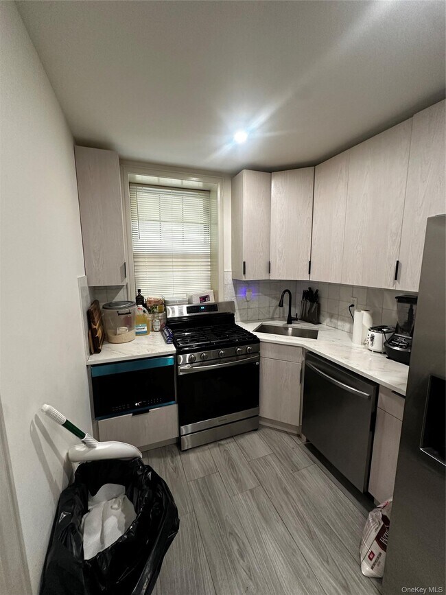 Foto del edificio - 919 Crescent St.