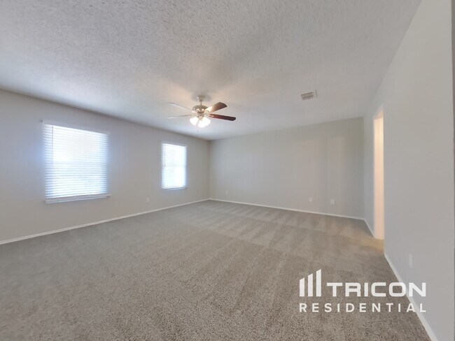 Building Photo - 4600 Courtside Dr