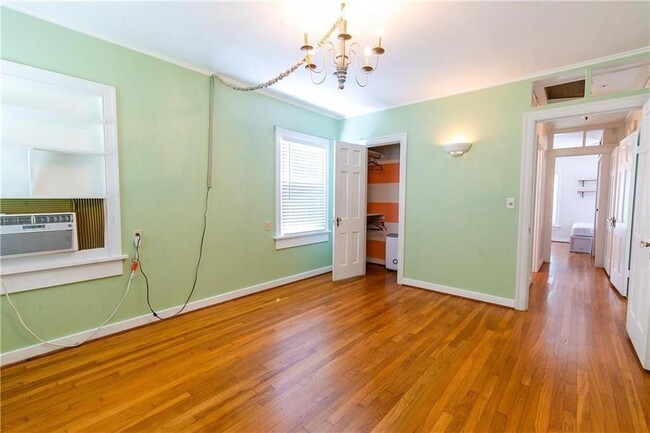 Building Photo - 4328 Calmont Ave