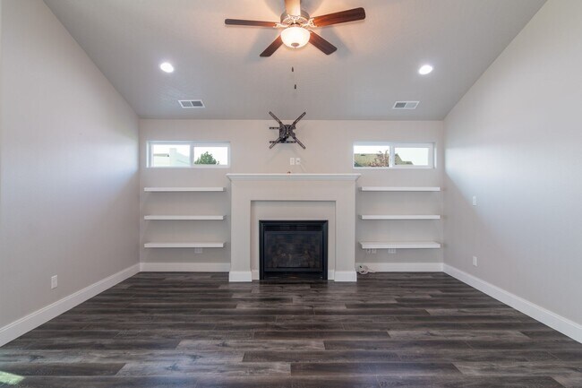 Building Photo - 3 Bed 2 Bath Single Level Morning Side Val...