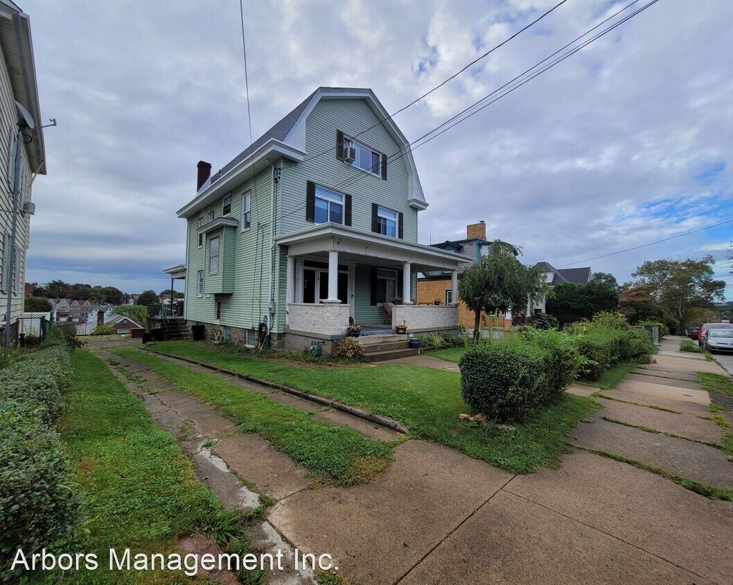Primary Photo - 5 br, 2.5 bath House - 211 Bigham Street