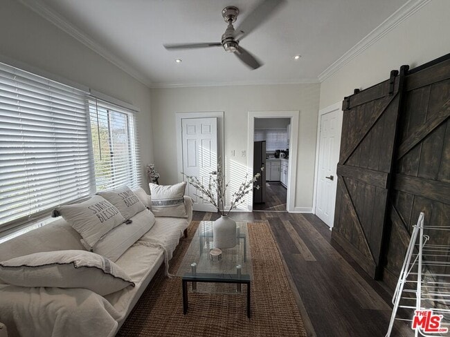 Foto del edificio - 5919 Lexington Ave