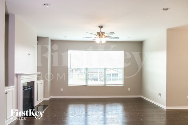 Building Photo - 205 Barberry Dr