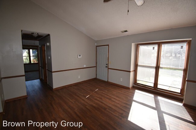 Foto del edificio - 150-156 Homeplace Ct