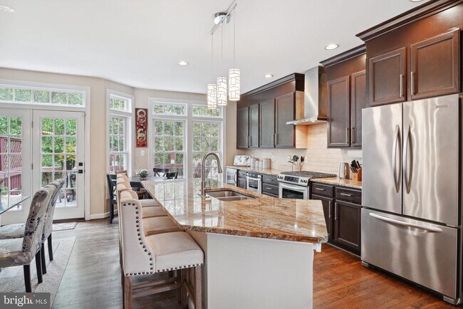 Foto del edificio - 6667 Debra Lu Way