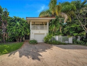 Building Photo - 4000 Alhambra Cir