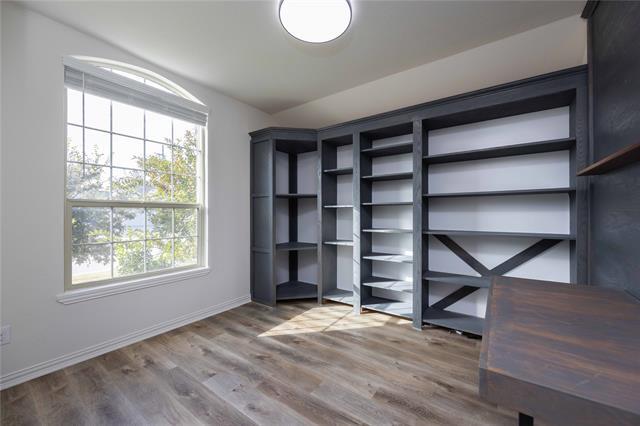 Building Photo - 10038 Boswell Dr