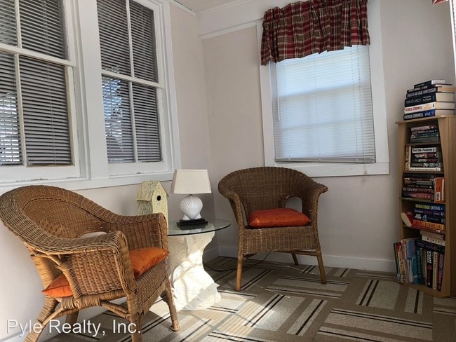 Building Photo - 2 br, 1 bath Apartment - 1300 Cypress Avenue