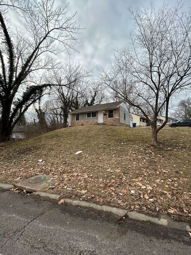 Building Photo - Cozy 3-Bedroom Home in a Convenient and Fa...