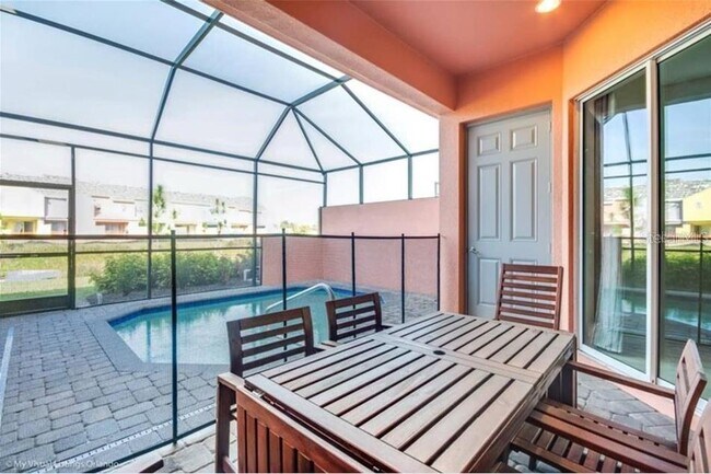 Building Photo - 358 Captiva Dr