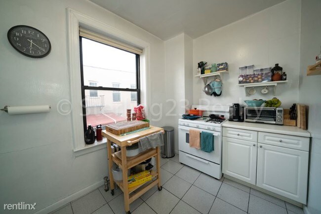 Foto del edificio - 23-88-88 31st St