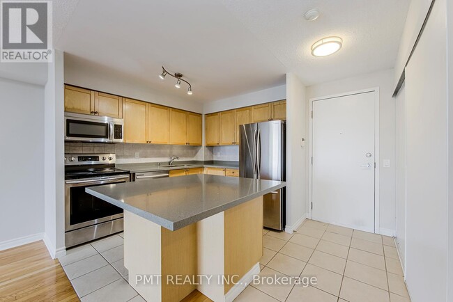 Building Photo - 55 Strathaven Dr