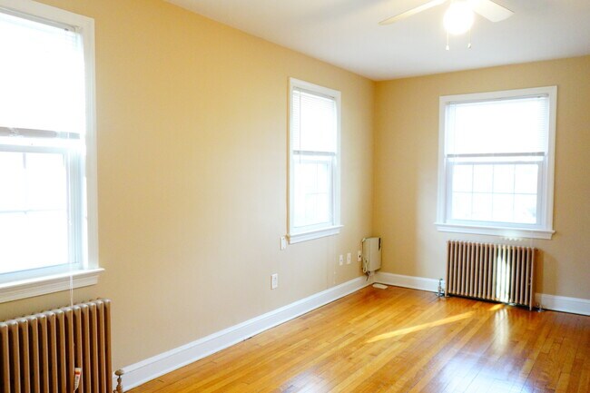 Foto del edificio - 812 Greenwood Cir