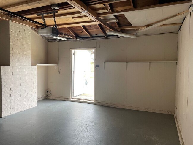 Foto del edificio - 3 Bedroom 2 Bath House Westminster, CA !