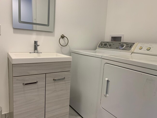 Photo du bâtiment - 4833 Rue Saint-Urbain