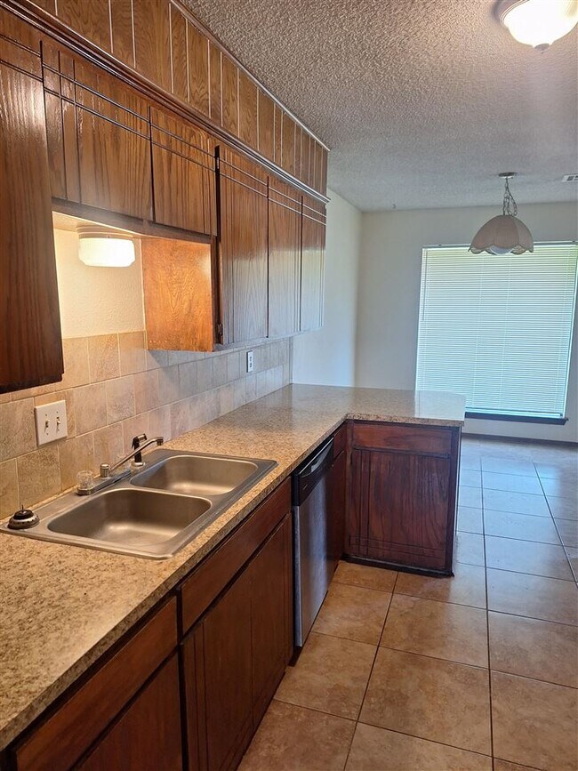 Foto del edificio - 7222 NW Cherry Cir