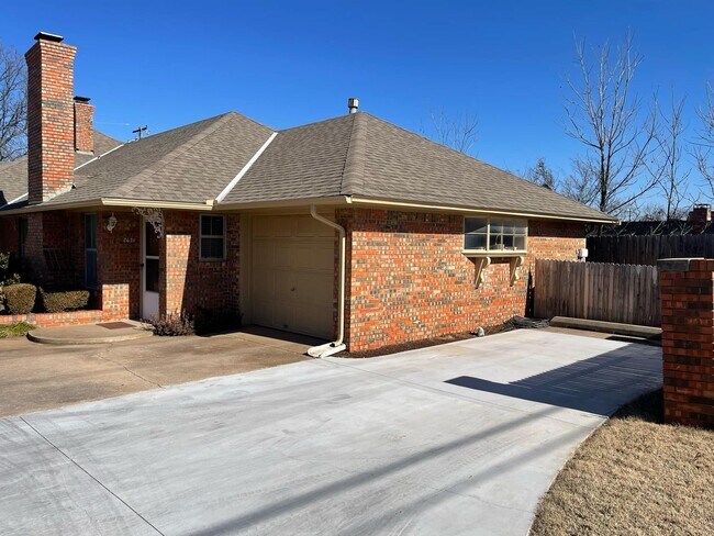Foto del edificio - Cozy 2 bed 2 bath in the Heart of OKC!