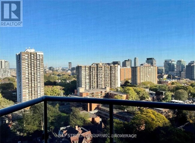 Building Photo - 219 Dundas St E