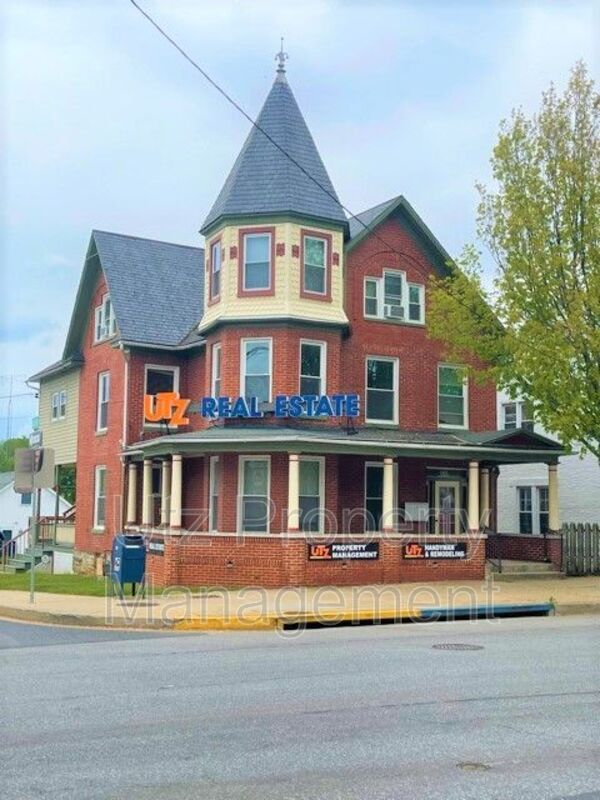 Primary Photo - 101 W Main St