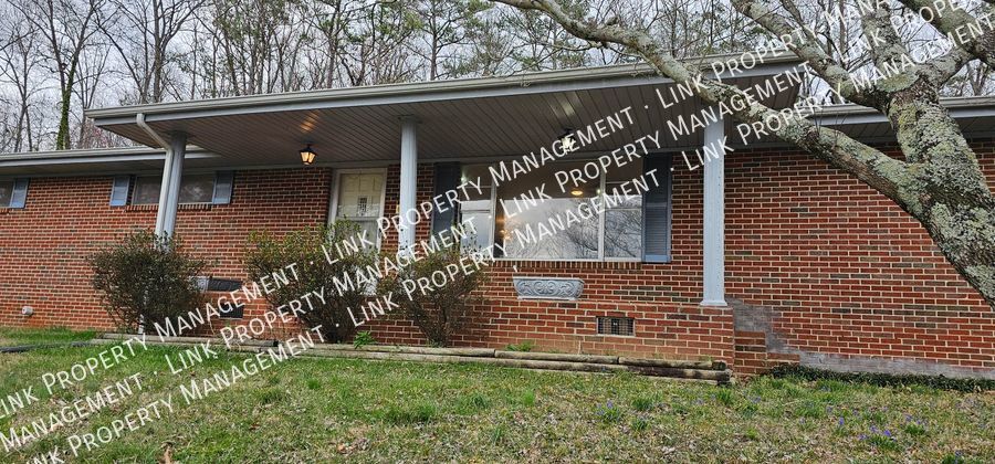 Primary Photo - New Remodeled 3 bedrooms 2 baths with Base...