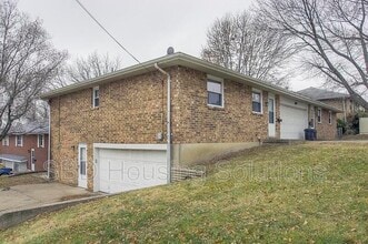 Building Photo - 9519 E 18 St S