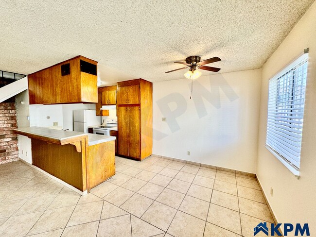 Building Photo - 2 Bedroom 1 Bath Louis Park Townhouse