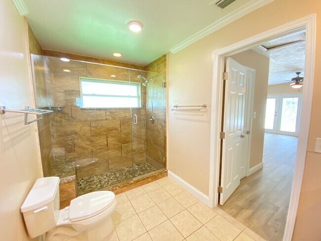 Foto del edificio - $500 OFF of second month of rent!! Desired...