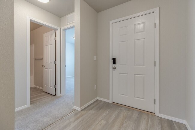 Building Photo - Beautiful Home Available Now!