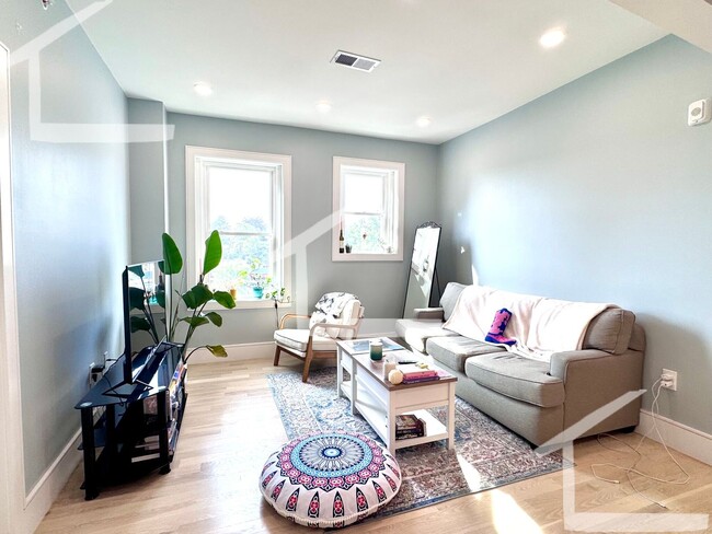 Building Photo - 9/1 No Fee! Newly renovated 4BR/2BA in the...