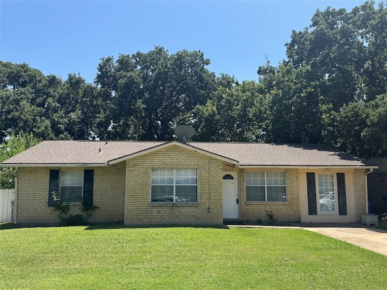 Primary Photo - 11216 Erich Dr