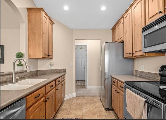 Building Photo - 953 W 975 S