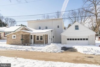 Building Photo - 329 Hillcrest Ave