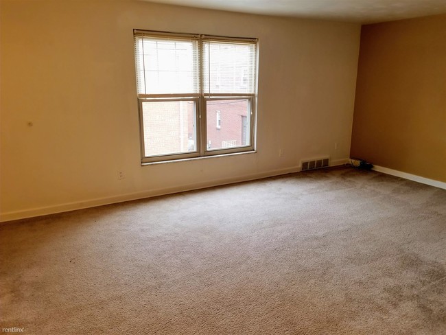 Building Photo - 179 Pennwood Ave