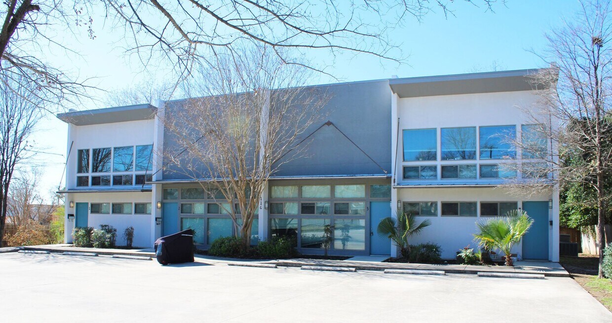 Primary Photo - CONTEMPORARY URBAN CONDO NEAR DOWNTOWN