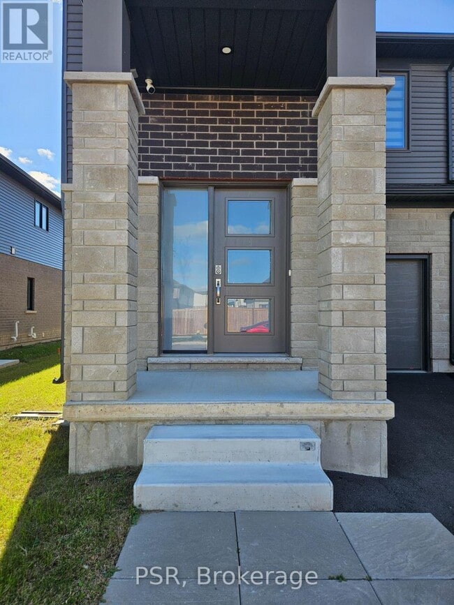 Building Photo - 82 Acacia Rd